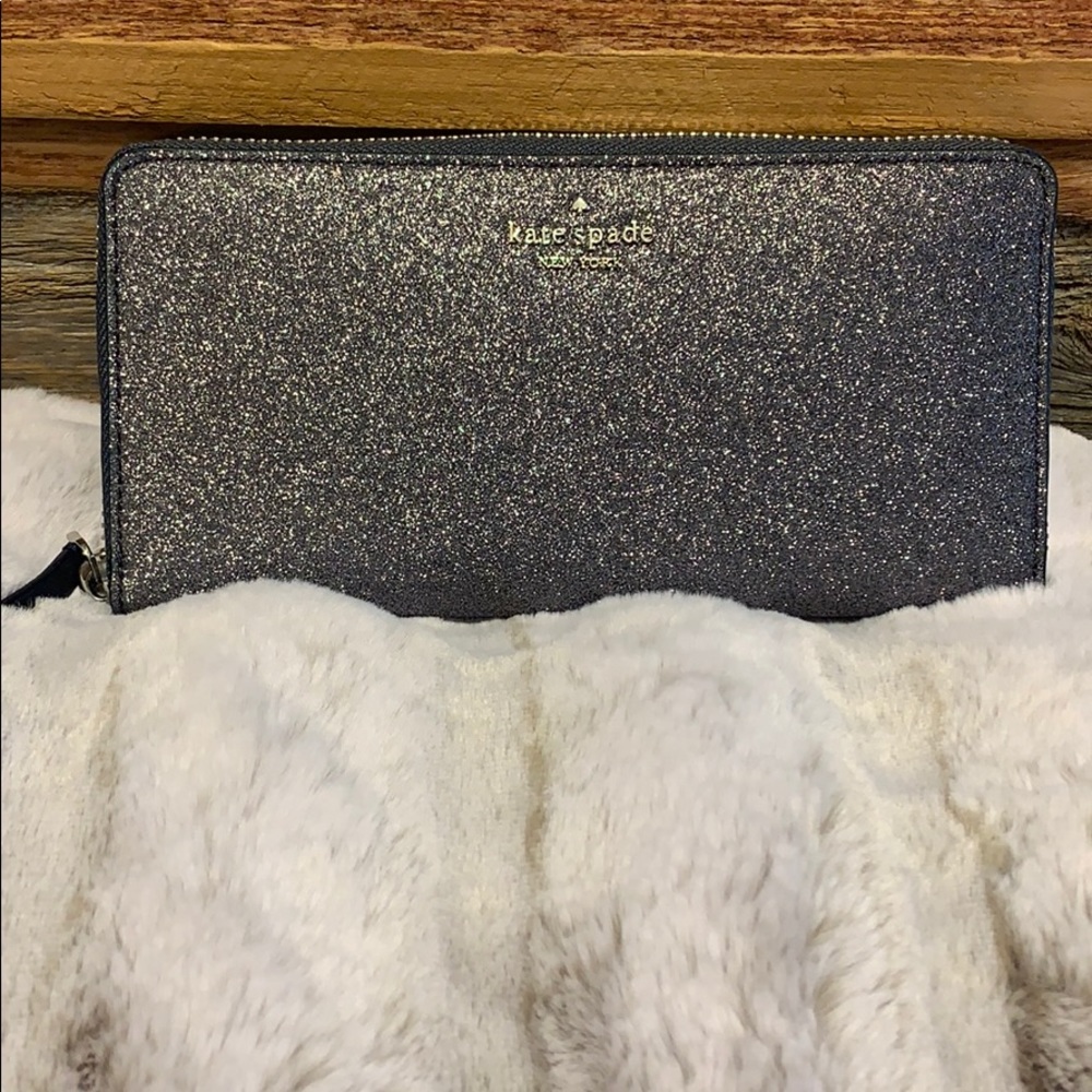 FINAL PRICE! Kate Spade large navy joeley wallet